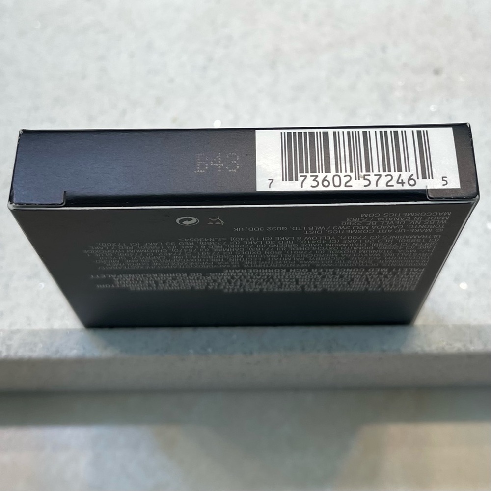 MAC ~ ‘LIGHT’ ~ Studio Fix Conceal & Correct Palette ~ Full Size 6 g ~ NIB - Picture 13 of 16